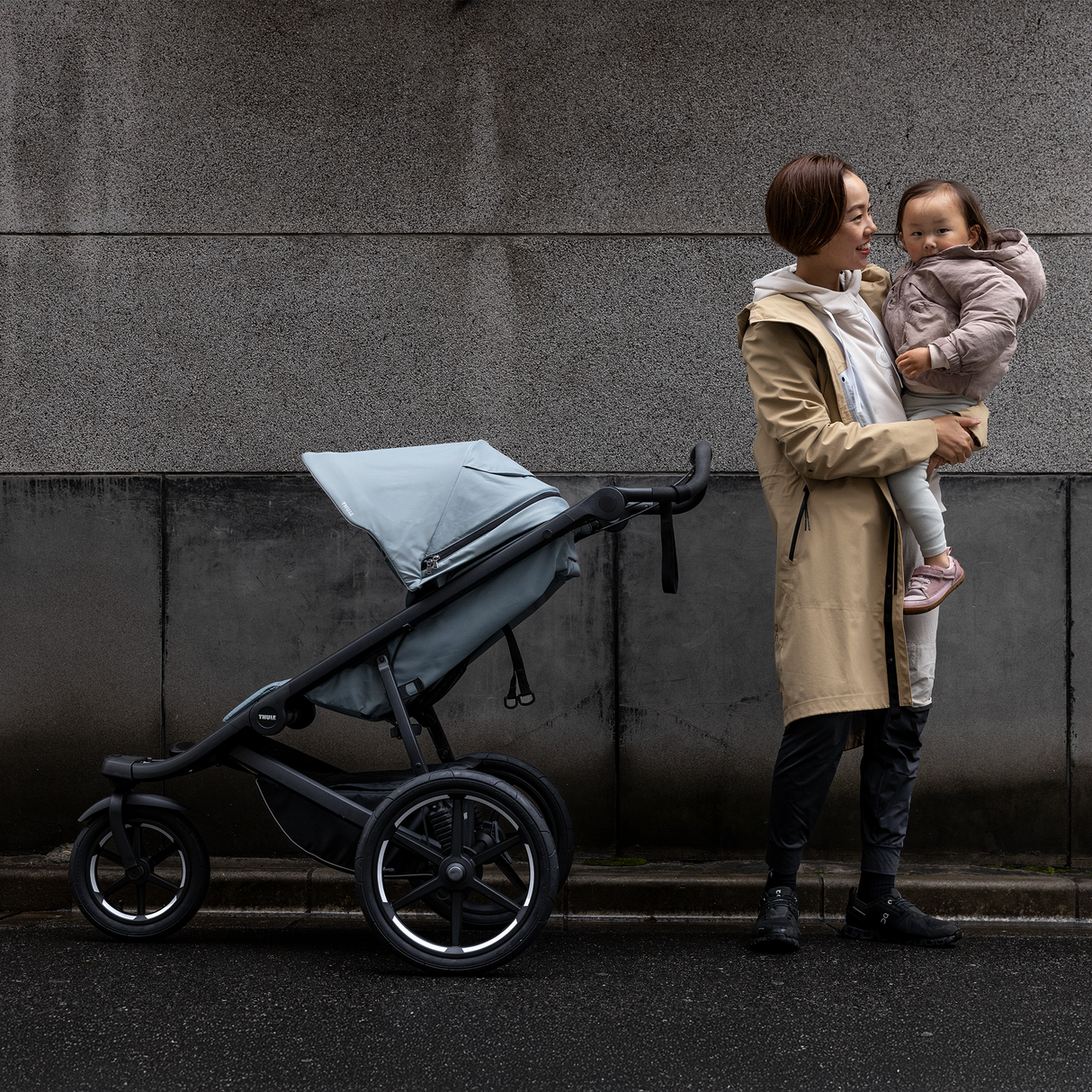 Thule Urban Glide 3 - With Magnetic Straps Stroller