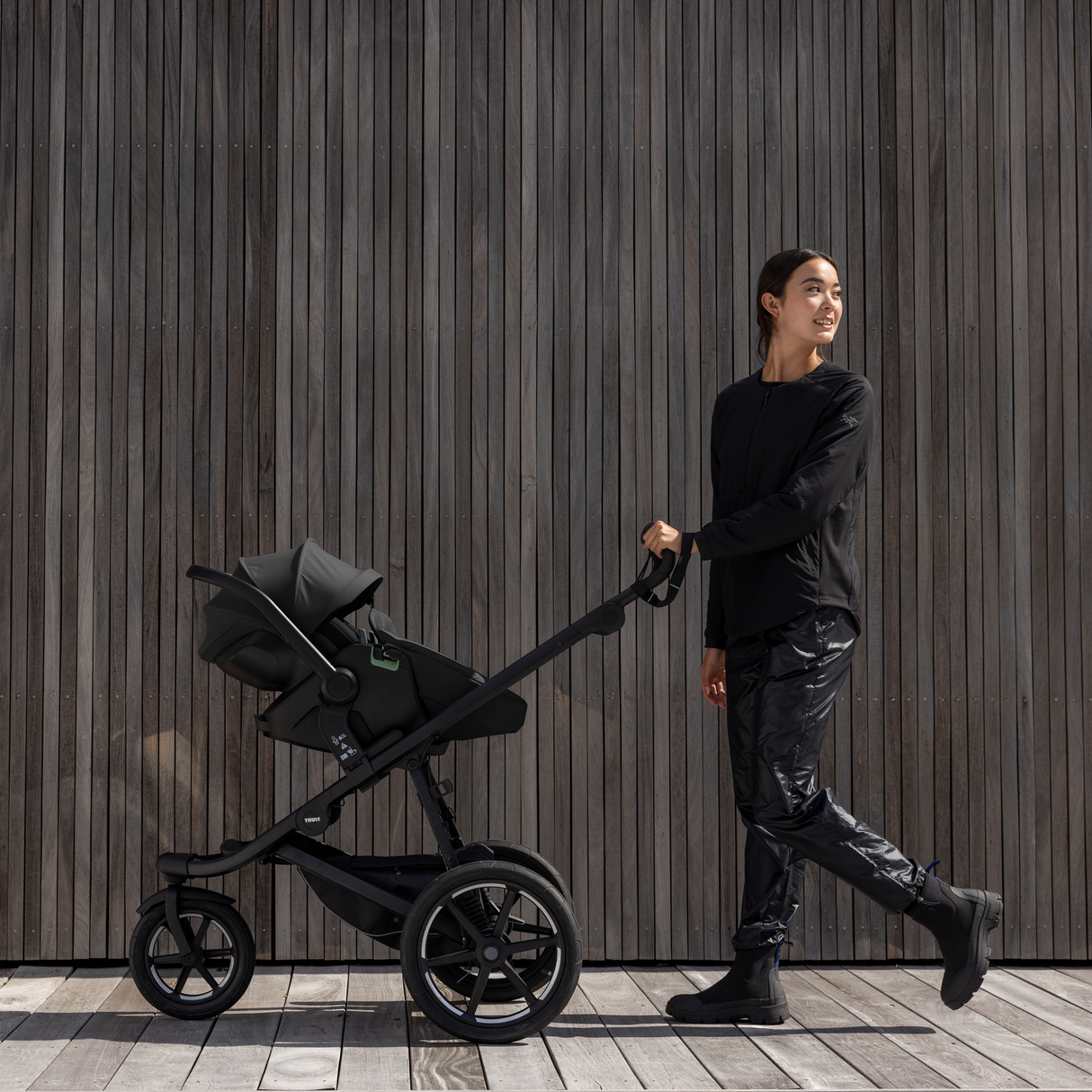 Thule Urban Glide 3 - With Magnetic Straps Stroller