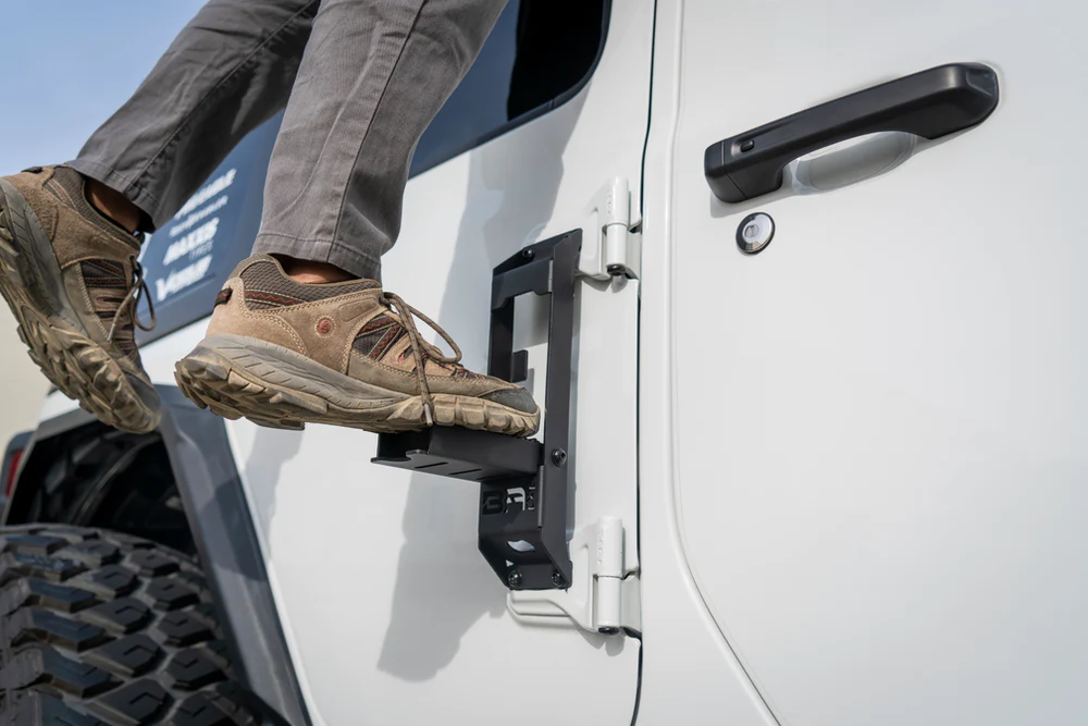 Body Armor 4x4 Jeep Wrangler JK/JL & Gladiator JT Hinge Steps Step - Modula Racks
